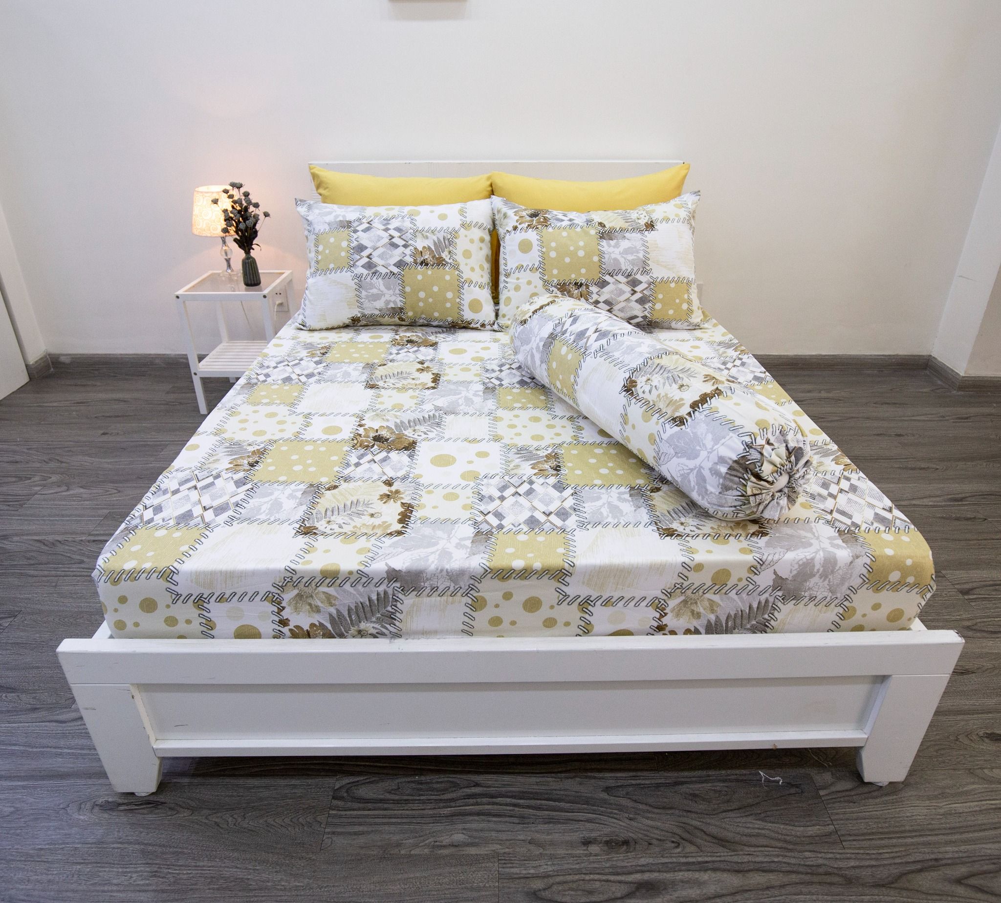 Bộ Chăn Ga Microfiber Caro Vàng Nâu - Chăn ga Microfiber Cao Cấp Ngọc Hạnh