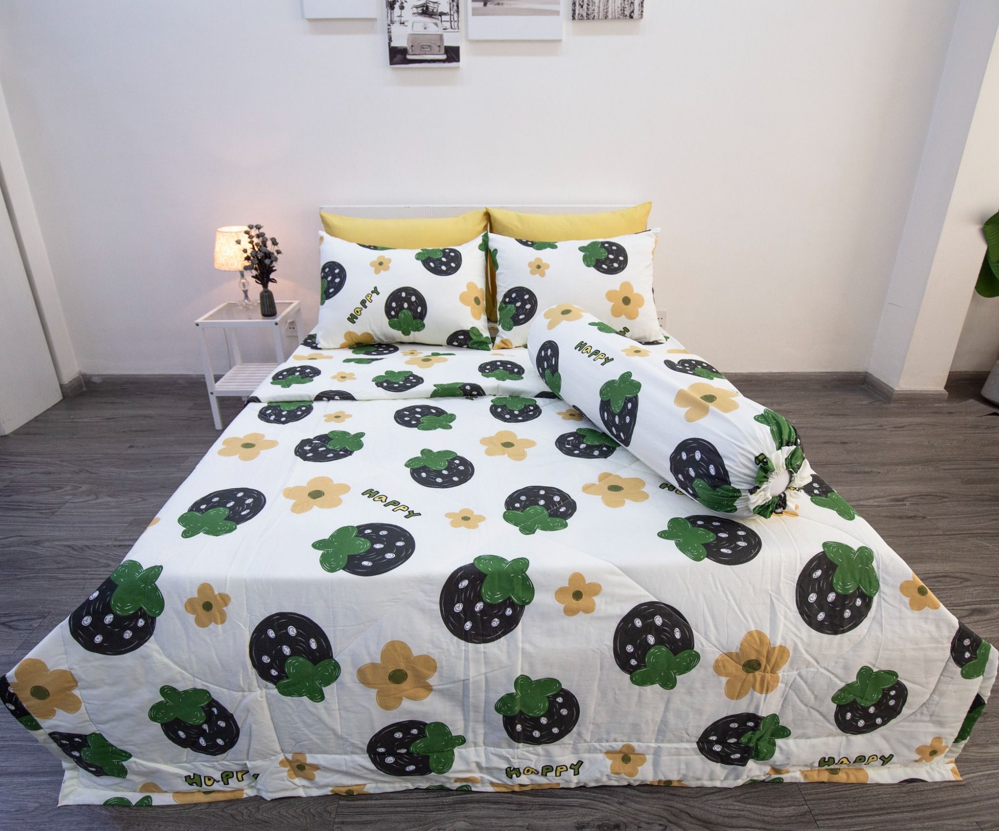 BỘ COTTON HOẠ TIẾT TRÁI DÂU ĐEN