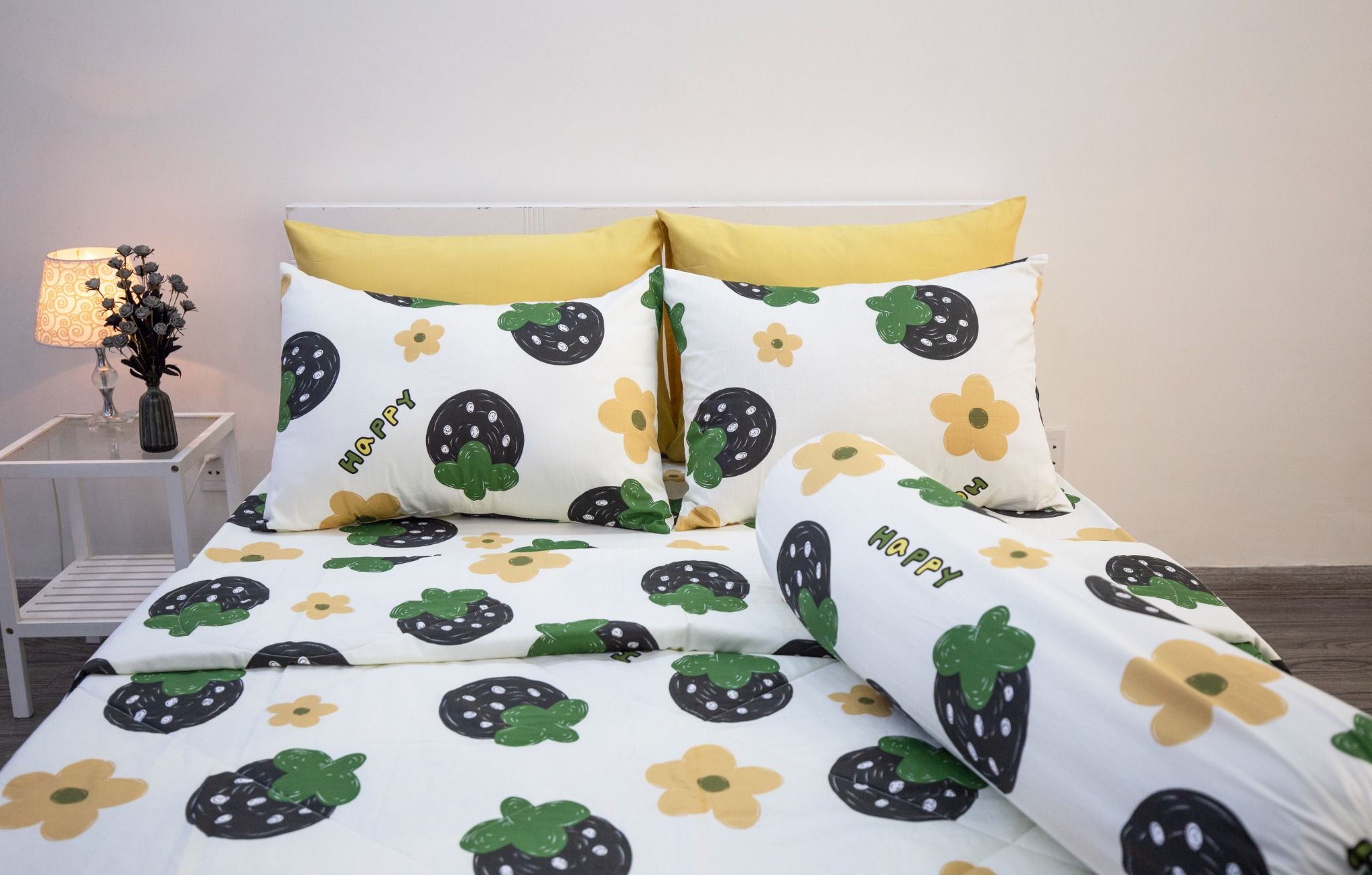 BỘ COTTON HOẠ TIẾT TRÁI DÂU ĐEN
