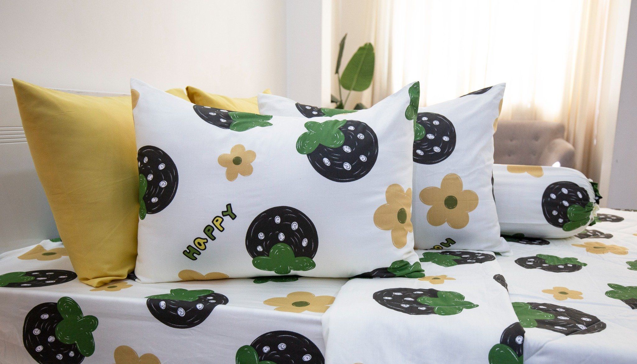 BỘ COTTON HOẠ TIẾT TRÁI DÂU ĐEN