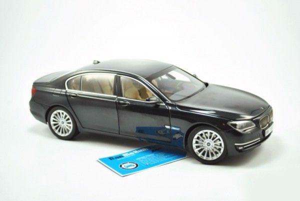 ミニカー 1/18 京商 BMW 7シリーズ 750Li オートアート（1/18