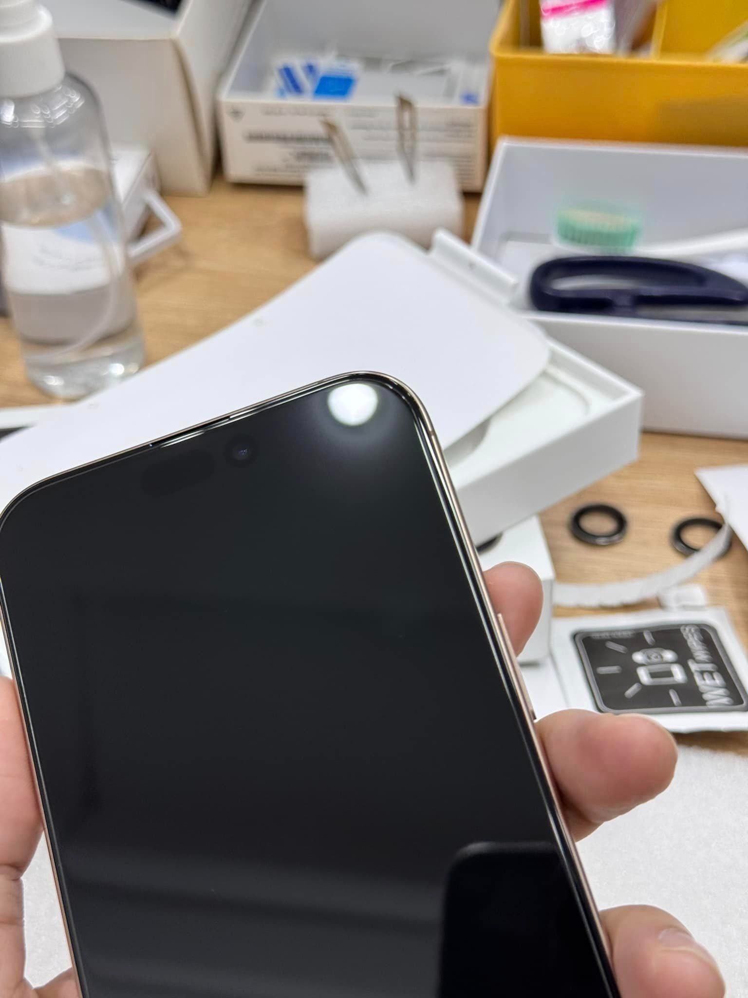 KĆnh 16Plus Trong Nillkin H+ (Có Khung trợ dĆ”n)