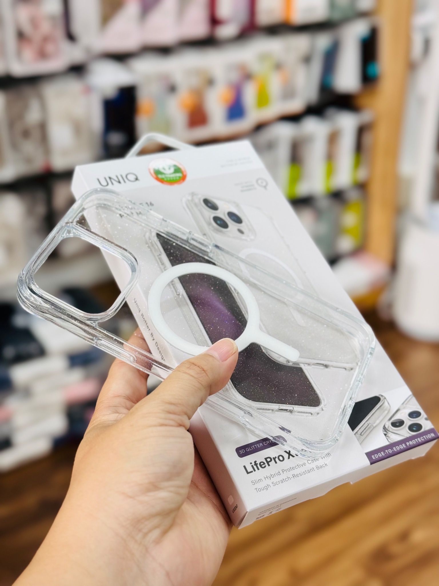 Ốp 16 Promax UNIQ Lifepro Xtreme-Lucent