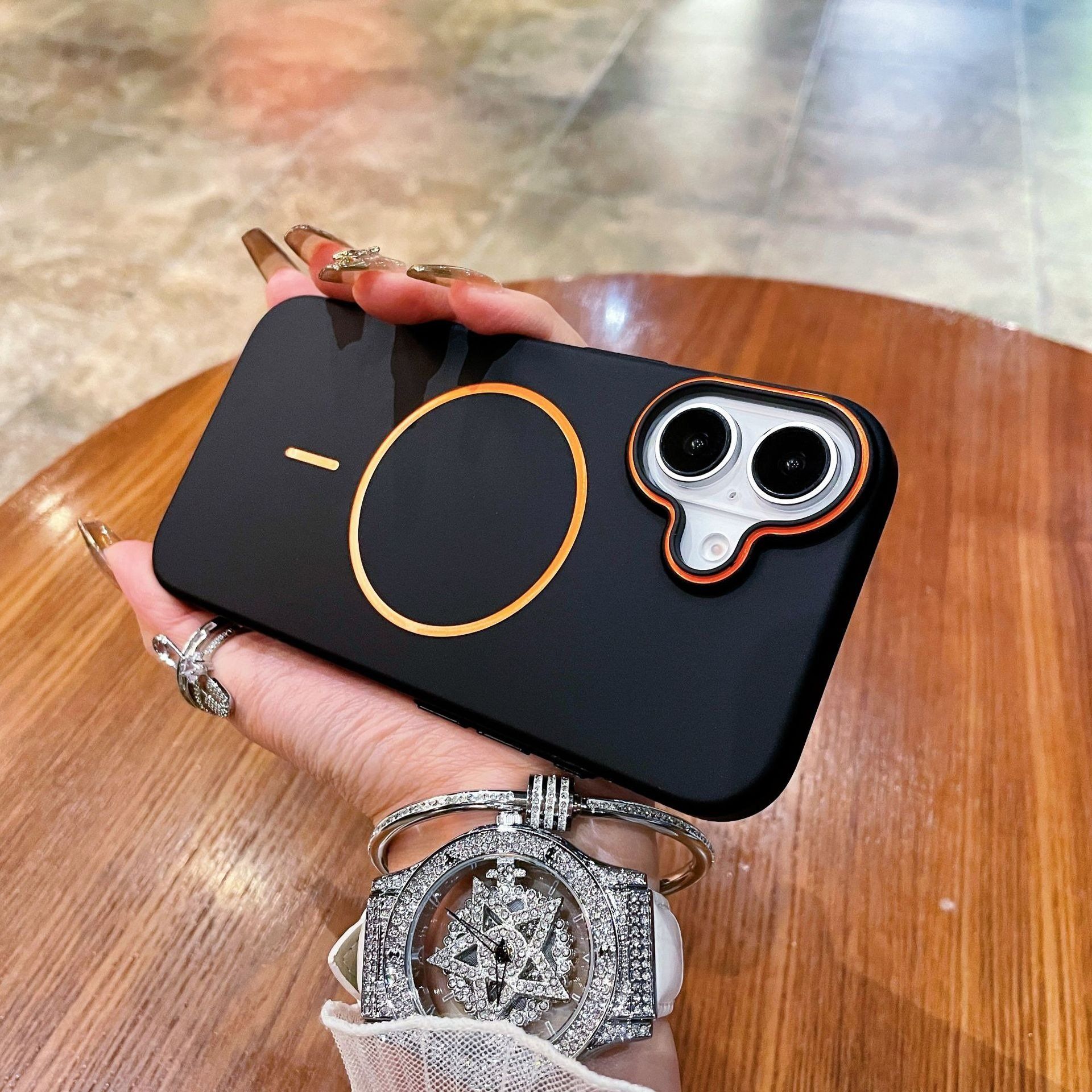 Ốp 16 Plus Dopamin nhám Magsafe - Đen