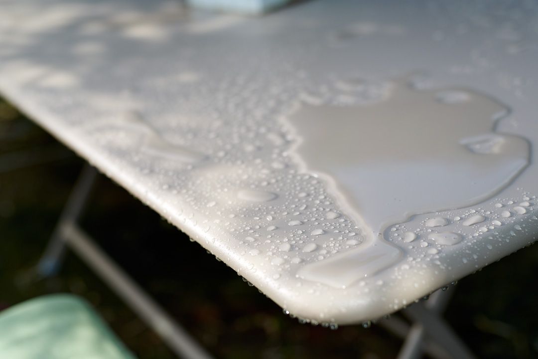 CARACTÈRE Table 128 X 90 cm