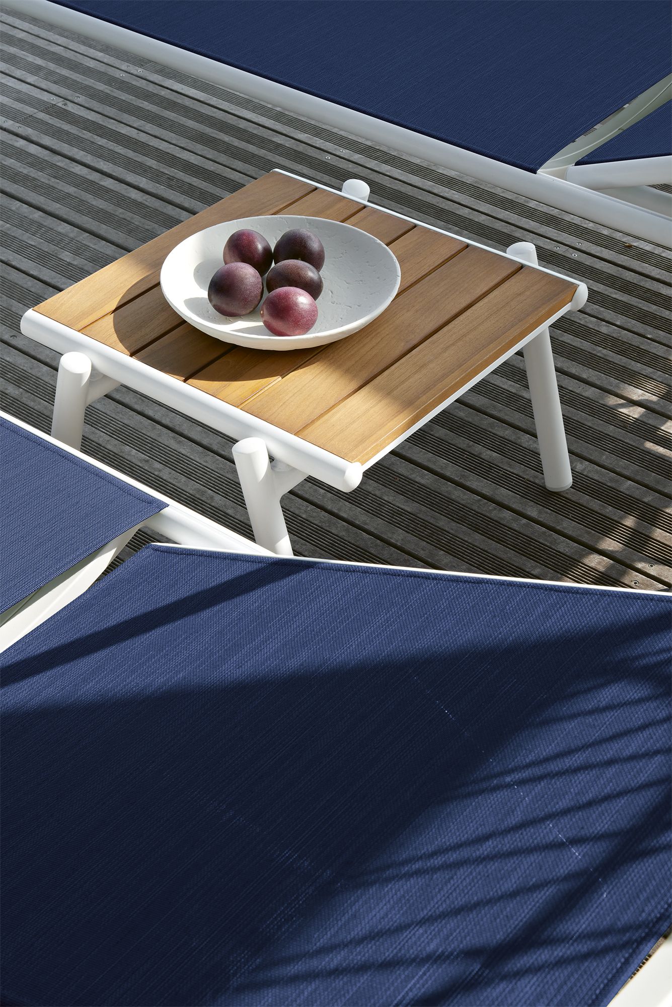PILOTIS Small Low Table 54 X 48 cm