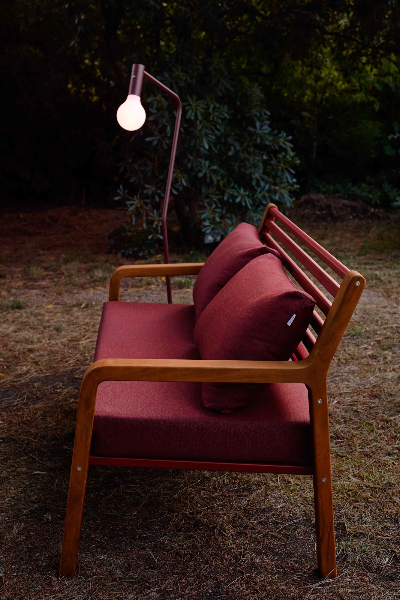 APLÔ Pack Lamp H.24 and Upright Stand