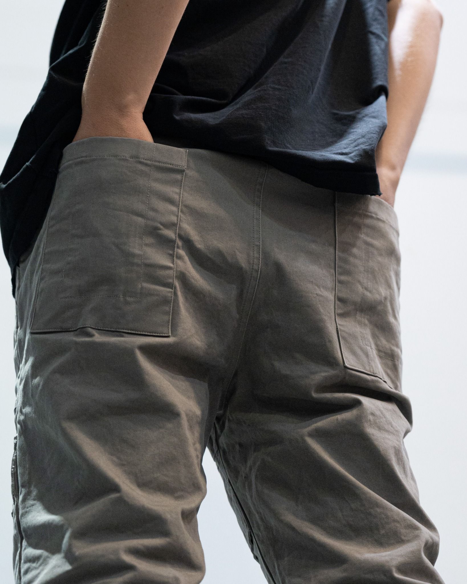 LOOSE HYBRID CARGO PANTS - SUVA GREY