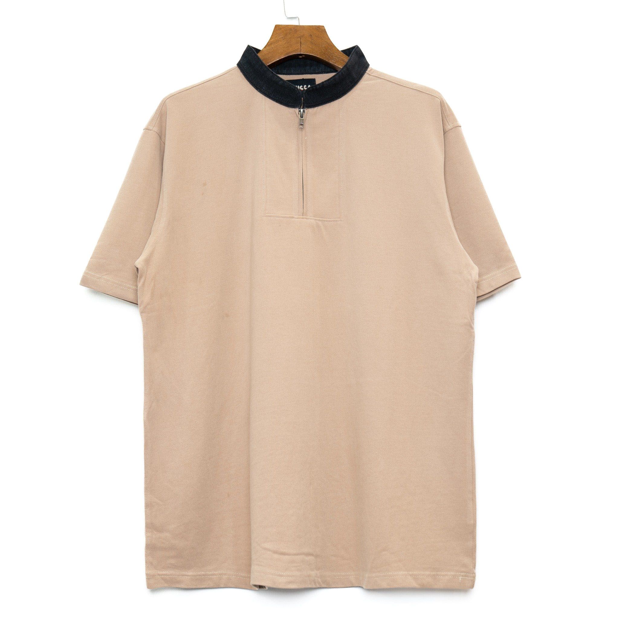 ZIP UP HENLEY DENIM COLLAR SHIRT - CAMEL