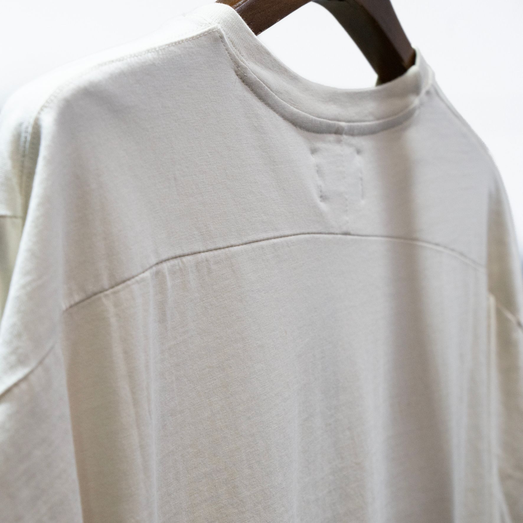 IN THE RAIN T-SHIRT - OFFWHITE