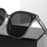 Mắt Kính Mát Nam Nữ Chữ V GENTLE MONSTER Sal Màu Đen tròng kính Polarized phân cực chống tia UV 400 xuất xịn + Ảnh Test