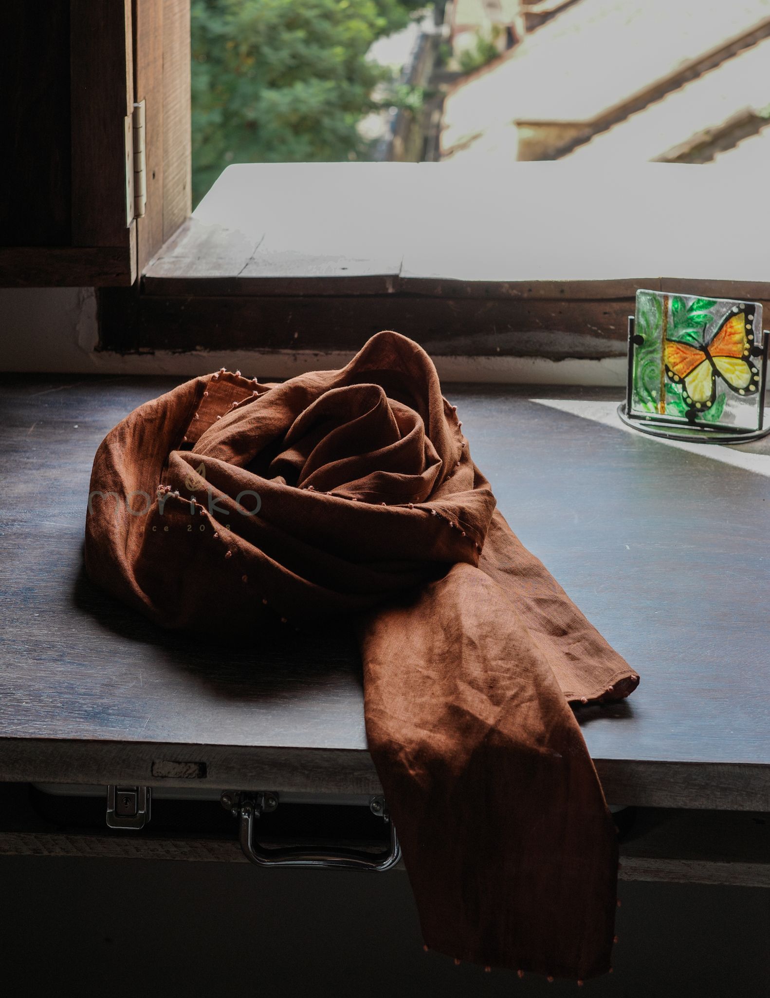 Khăn Linen thêu sa hạt