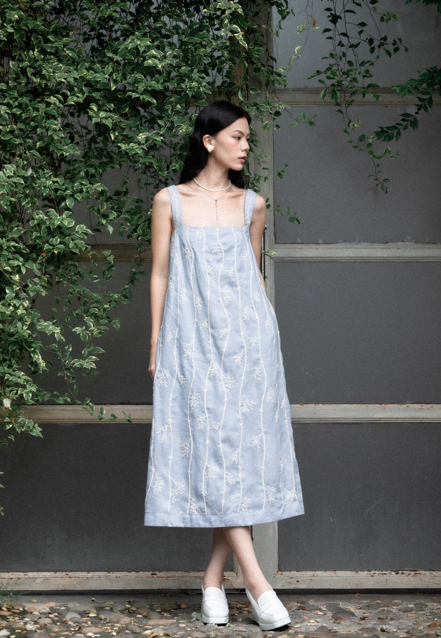 Nia Dress (Đầm Nia thêu dây lá)