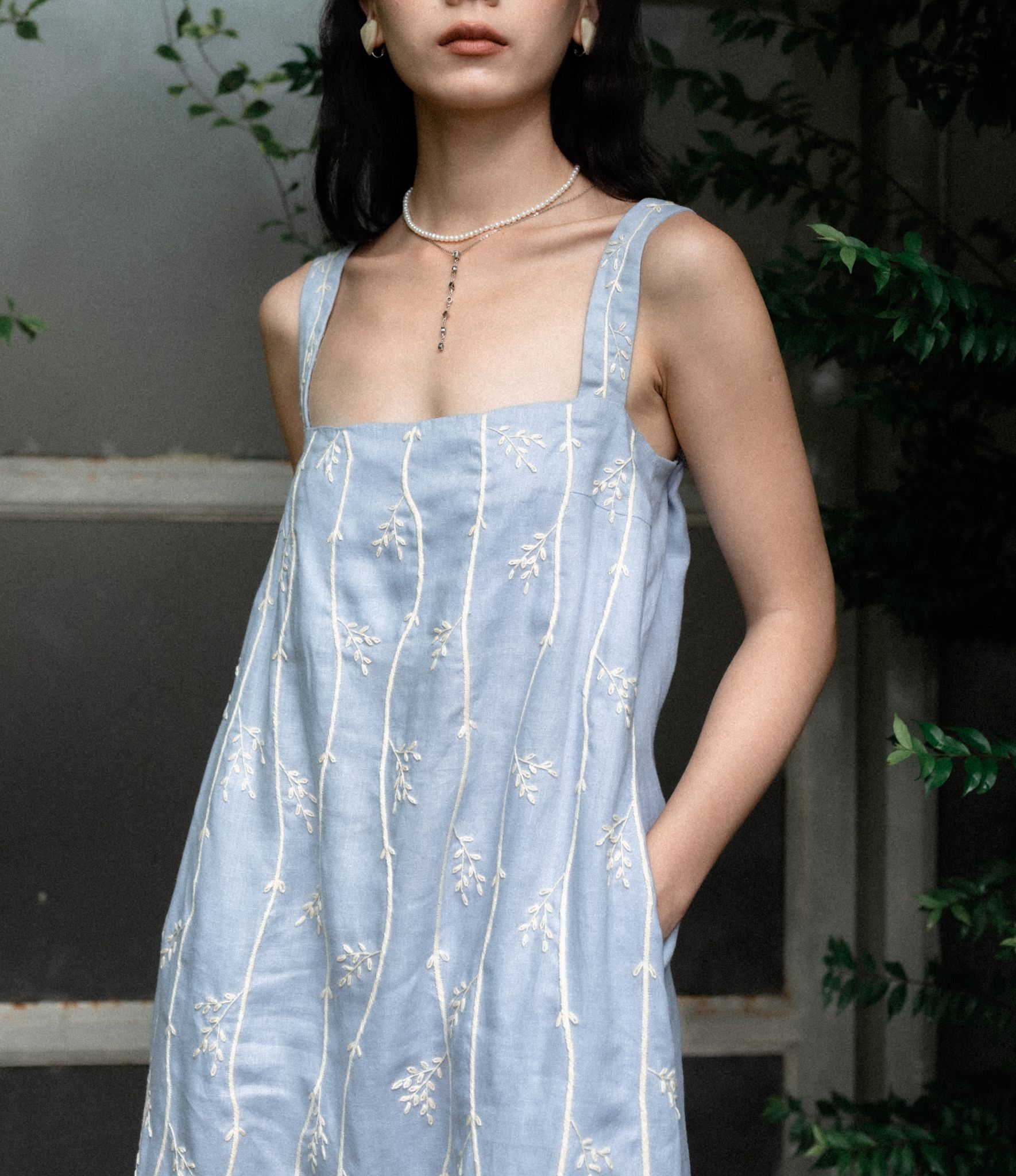 Nia Dress (Đầm Nia thêu dây lá)
