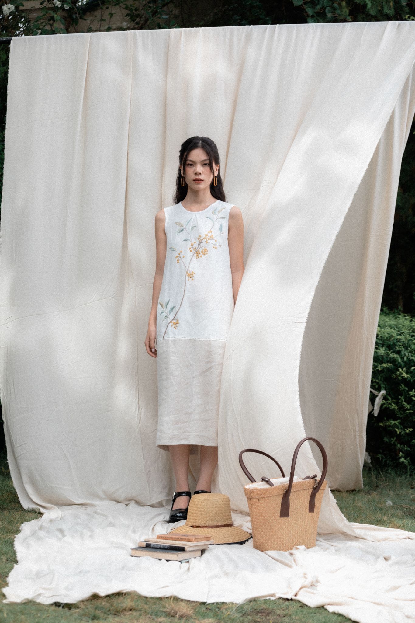 San dress (Đầm bí thêu nhành táo gai)