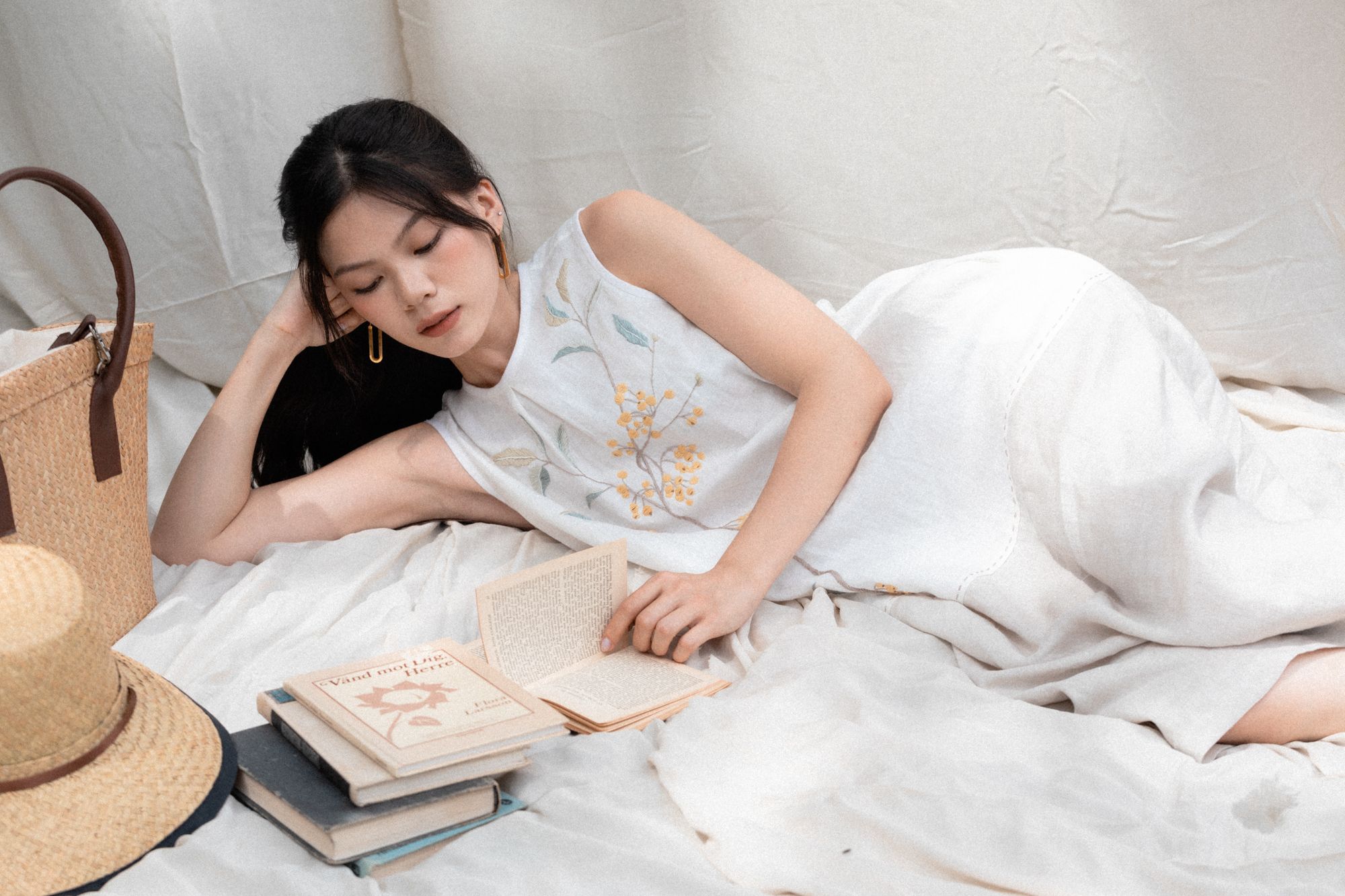 San dress (Đầm bí thêu nhành táo gai)