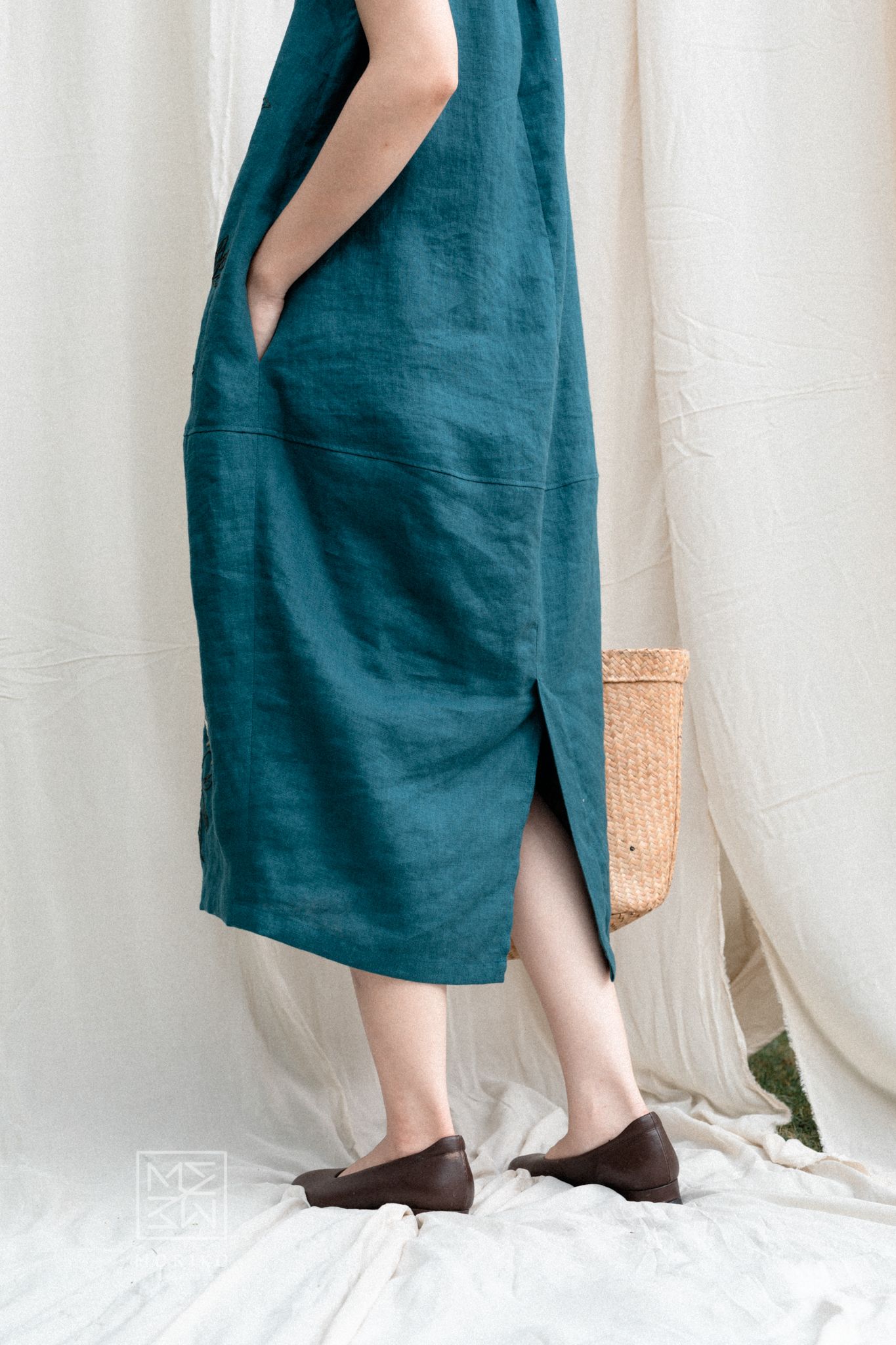 Lagoon Dress (Đầm bí xanh thêu hoa hồng)