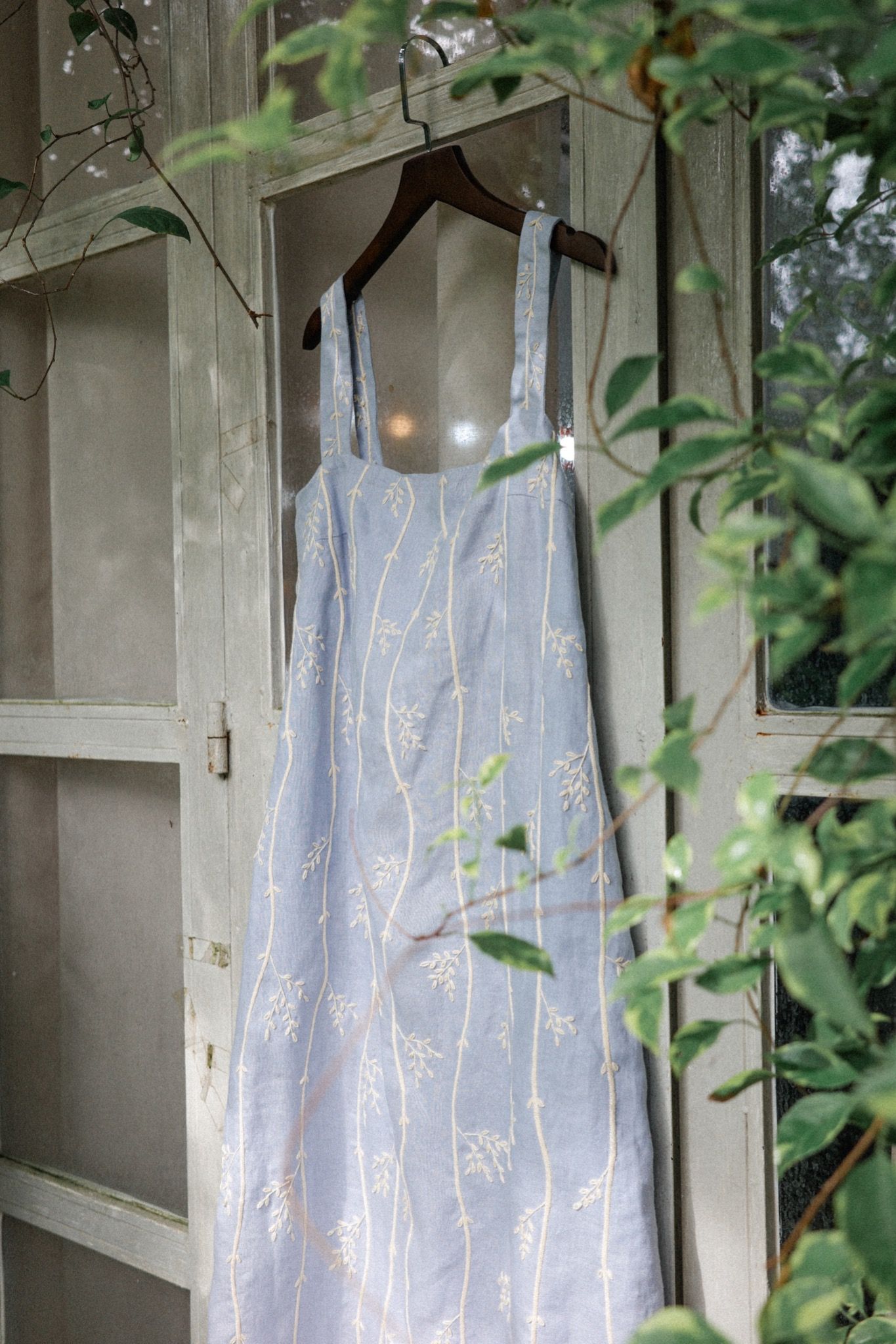 Nia Dress (Đầm Nia thêu dây lá)
