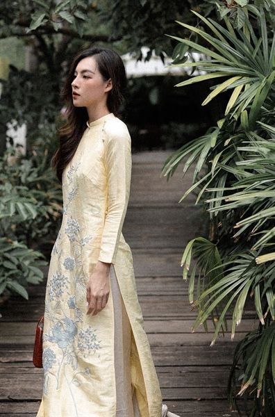 Áo Dài Tơ Tằm Thêu Hoa Phù Dung và Tigôn