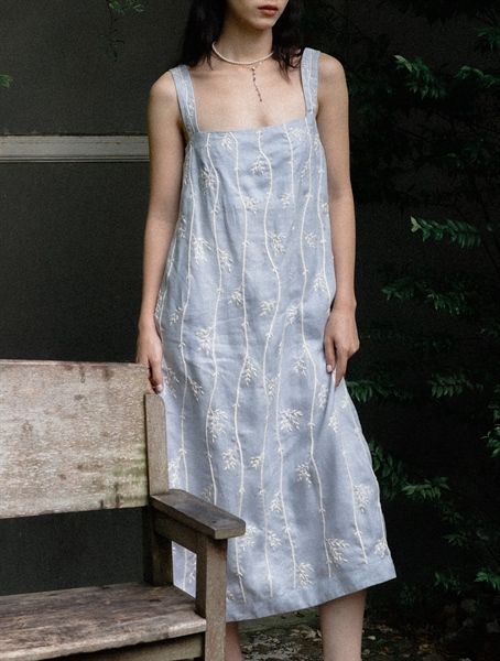 Nia Dress (Đầm Nia thêu dây lá)
