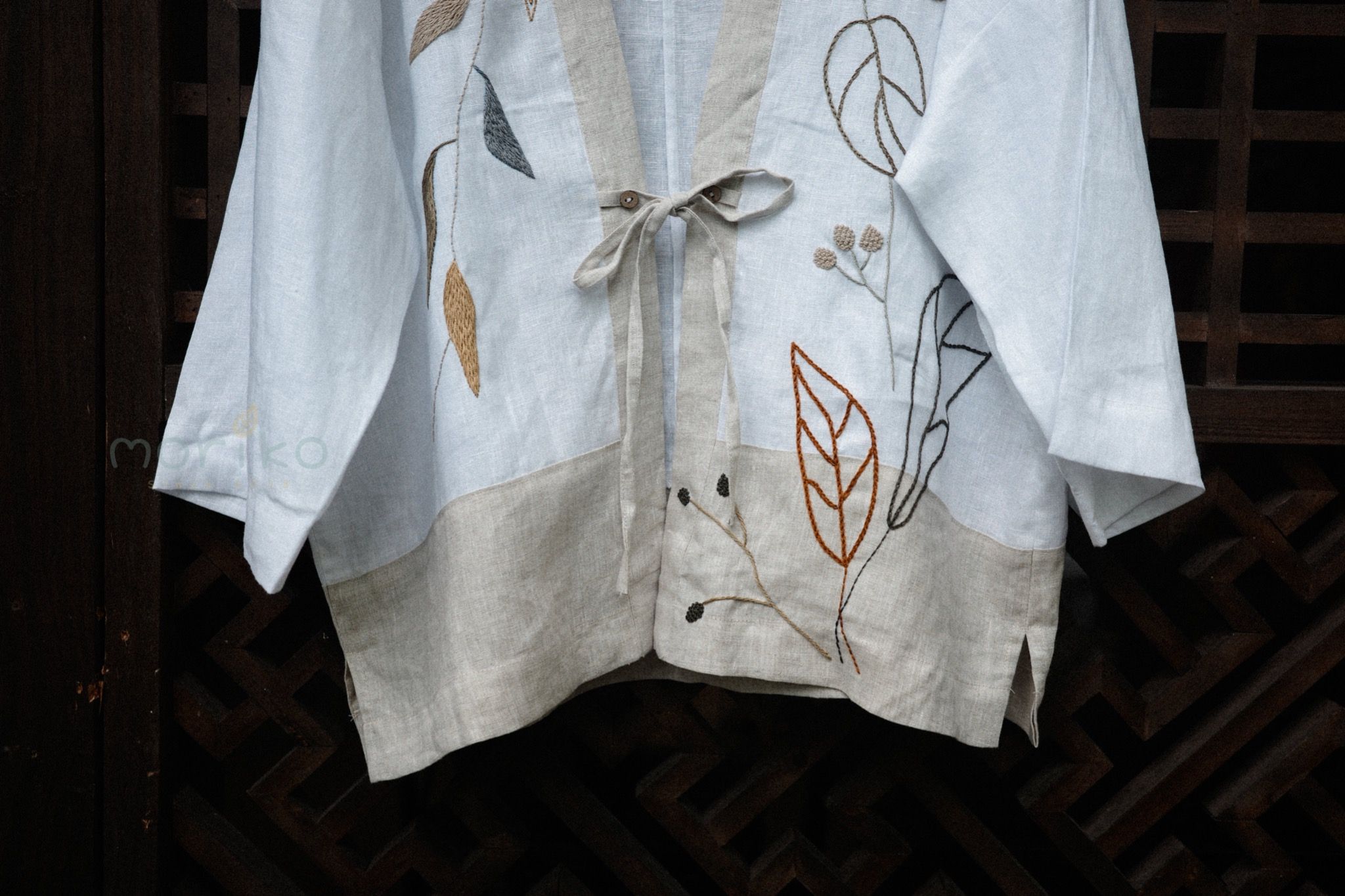 Yukata phối vải muối tiêu thêu lá