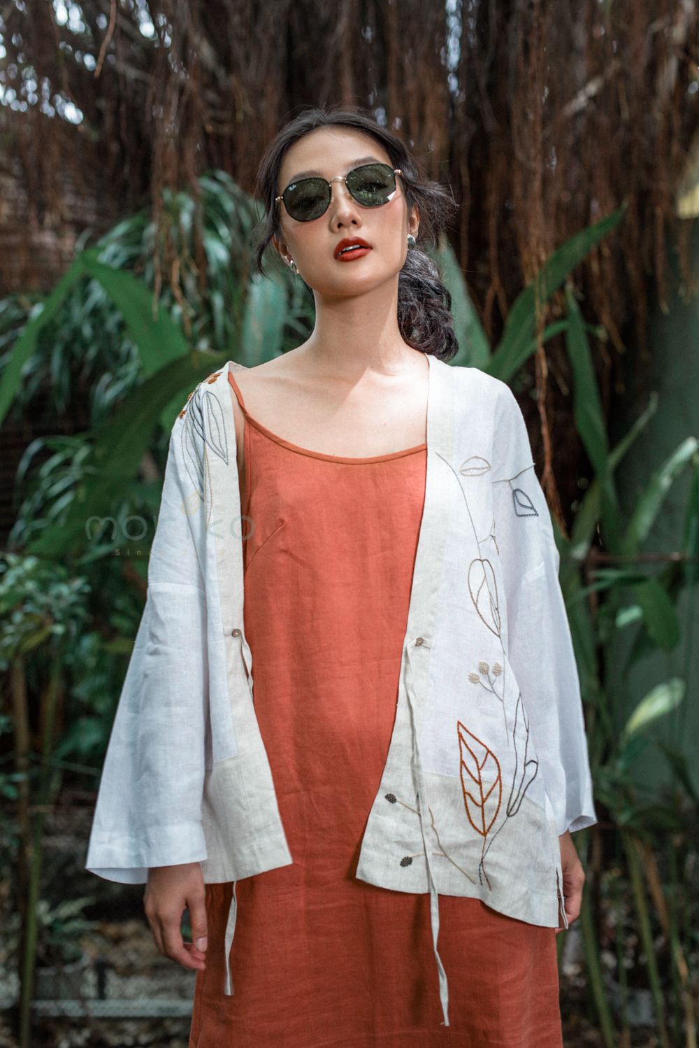 Yukata phối vải muối tiêu thêu lá