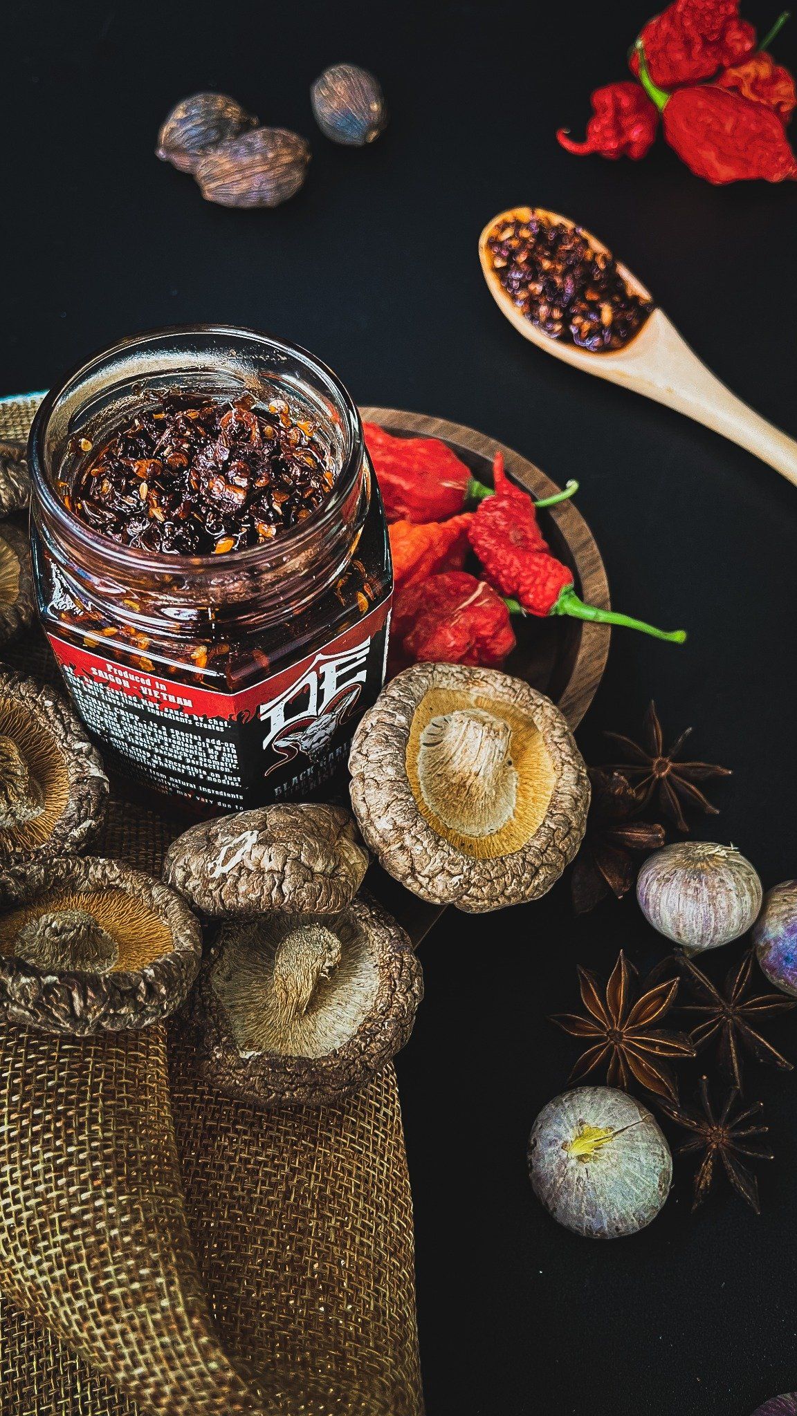 Sa tế Black Garlic & Bird's Eye Chili Crisp
