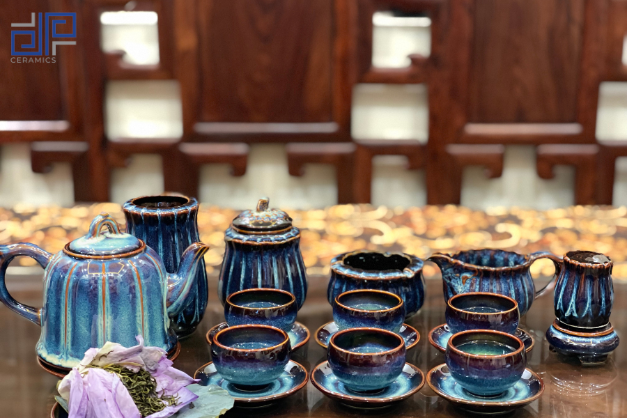 Bộ ấm chén sen chuông