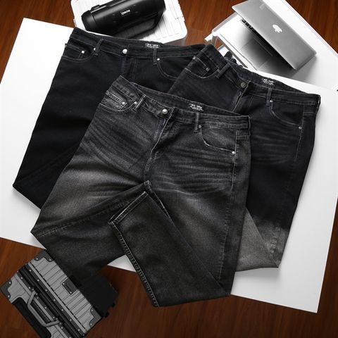 Quần jean dài đen mã 06 08 đen trơn và rách gối (Mẫu 1)