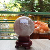 Cầu thạch anh hồng nặng 1.7kg, đường kính 10.6cm