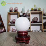 Cầu thạch anh trắng dừa nặng 0.591kg, đường kính 7.5 cm
