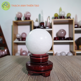 Cầu thạch anh trắng dừa nặng 0.591kg, đường kính 7.5 cm
