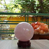 Cầu thạch anh hồng nặng 1.7kg, đường kính 10.6cm