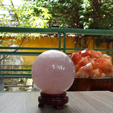 Cầu thạch anh hồng nặng 1.7kg, đường kính 10.6cm