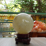 Cầu thạch anh vàng khói nặng 3.1kg, đường kính 12.7cm