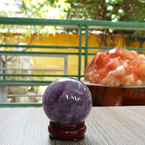 Cầu thạch anh tím nặng 0.62kg, đường kính 7.7cm