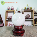Cầu thạch anh trắng dừa nặng 0.825kg, đường kính 8.4cm