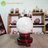 Cầu thạch anh trắng dừa nặng 0.765kg, đường kính 8.2cm