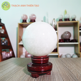 Cầu thạch anh trắng dừa nặng 1.556kg, đường kính 10cm