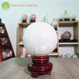 Cầu thạch anh trắng dừa nặng 1.556kg, đường kính 10cm
