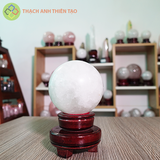 Cầu thạch anh trắng dừa nặng 0.609kg, đường kính 7.6cm