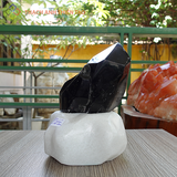 Trụ thạch anh đen nặng 2,1kg, cao 32cm