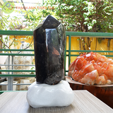 Trụ thạch anh đen nặng 9,6kg, cao 40cm