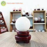 Cầu thạch anh trắng dừa nặng 0.51kg, đường kính 6.9cm