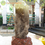 Trụ thạch anh vàng nặng 31,6kg, cao 67cm