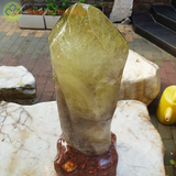 Trụ thạch anh vàng nặng 31,6kg, cao 67cm