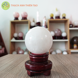 Cầu thạch anh trắng dừa nặng 0.638kg, đường kính 7.7 cm