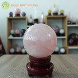Cầu thạch anh hồng nặng 2kg, đường kính 10.9cm