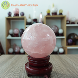 Cầu thạch anh hồng nặng 2kg, đường kính 10.9cm