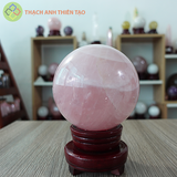 Cầu thạch anh hồng nặng 2.41kg, đường kính 11.9cm